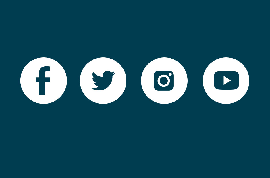 Erilaisia sosiaalisen median ikoneita sinisellä taustalla